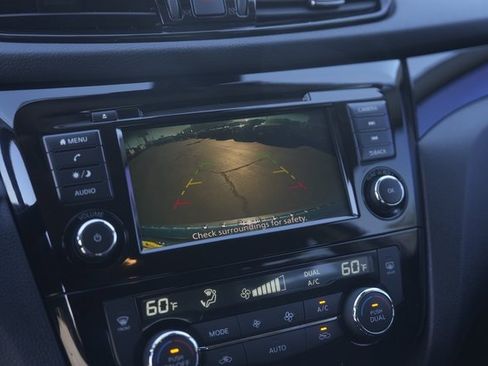 Used 2021 Nissan Rogue Sport SV image 26