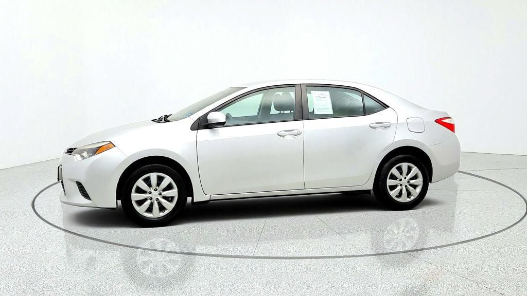 Used 2016 Toyota Corolla LE FWD image 8