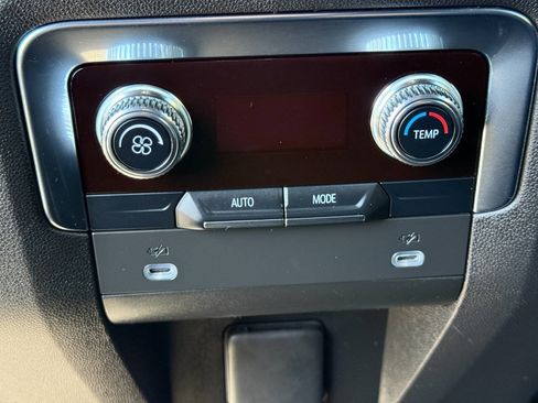 Used 2023 GMC Yukon XL SLE w/ Max Trailering Package AWD/4WD image 30