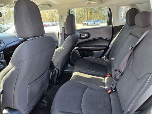 Used 2021 Jeep Compass Sport image 10