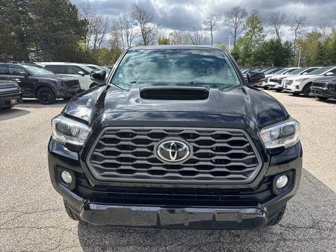 Used 2023 Toyota Tacoma TRD Sport AWD/4WD image 2