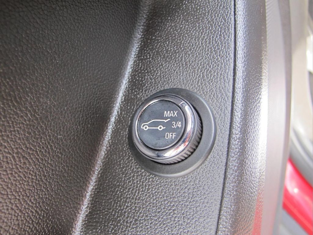 Used 2019 Chevrolet Traverse LT FWD image 11