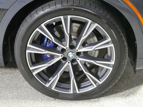 Used 2020 BMW X7 M50i w/ Dynamic Handling Package AWD/4WD image 15
