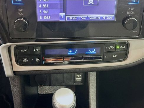 Used 2017 Toyota Corolla LE image 15