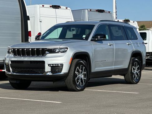 New 2025 Jeep Grand Cherokee L Limited w/ Luxury Tech Group II image 9