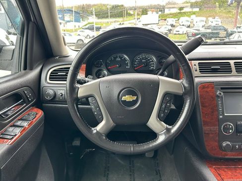 Used 2013 Chevrolet Suburban LTZ AWD/4WD image 25