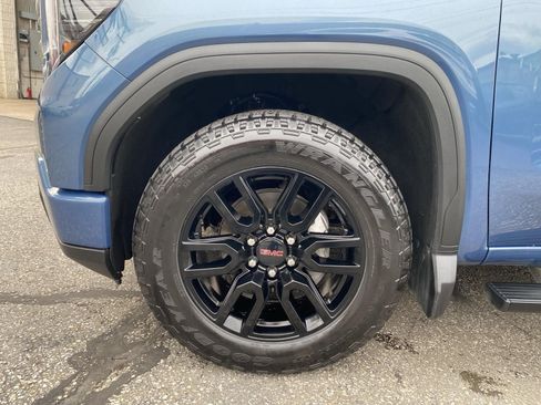 Used 2024 GMC Sierra 1500 Pro w/ Graphite Edition AWD/4WD image 11
