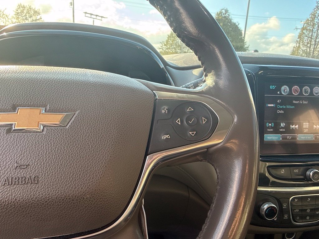 Used 2018 Chevrolet Traverse LT w/ LPO, Black Accent Package FWD image 8