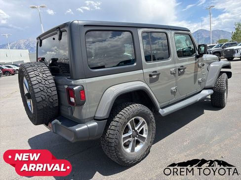 Used 2018 Jeep Wrangler Unlimited Sahara AWD/4WD image 2
