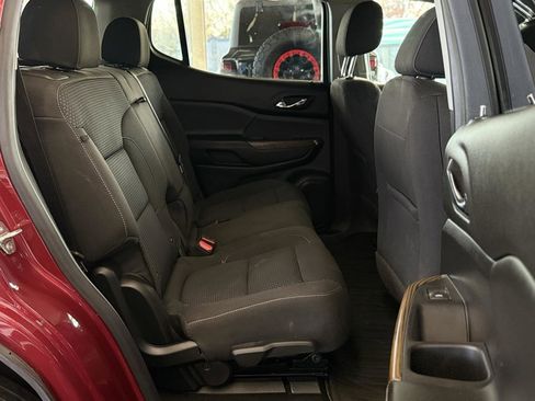 Used 2020 GMC Acadia SLE image 26