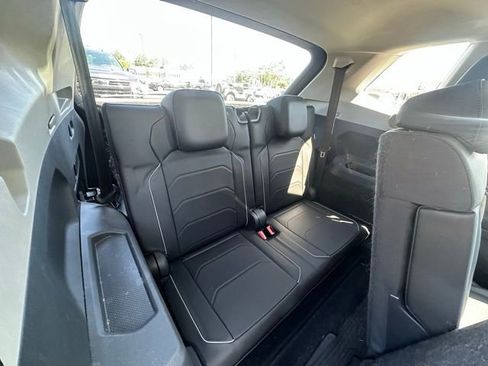 Used 2018 Volkswagen Tiguan SEL Premium AWD/4WD image 34