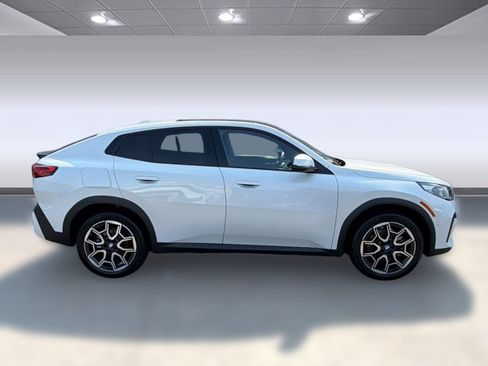 Used 2025 BMW X2 xDrive28i w/ Premium Package AWD/4WD image 8