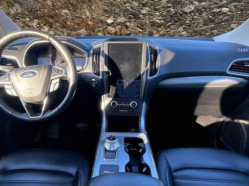 Used 2021 Ford Edge SEL image 12