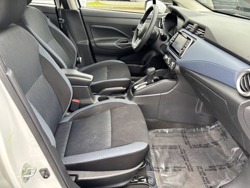 Used 2023 Nissan Versa SV image 30