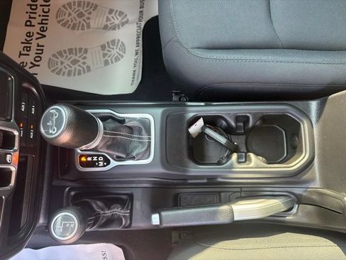 Used 2018 Jeep Wrangler Unlimited Sahara AWD/4WD image 20