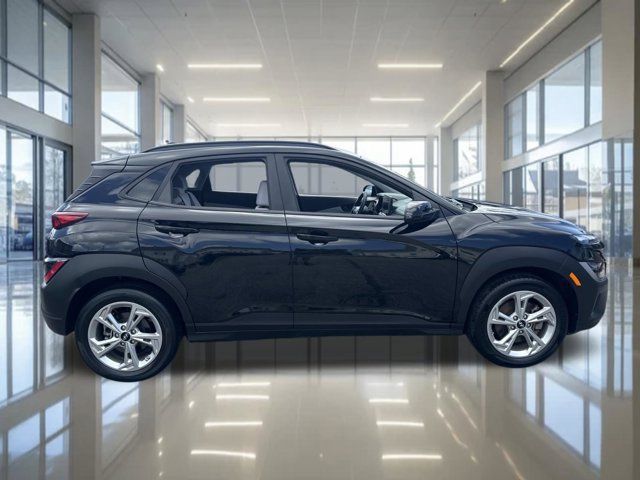 Used 2023 Hyundai Kona SEL AWD/4WD image 3