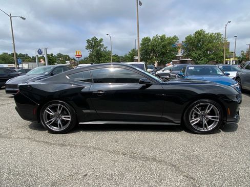 Used 2025 Ford Mustang Coupe w/ Wheel & Stripe Package RWD image 2