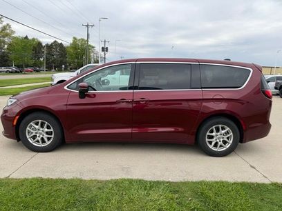 Used 2023 Chrysler Pacifica Touring-L