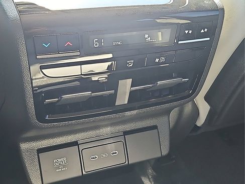Used 2026 Acura MDX w/ Technology Package FWD image 13