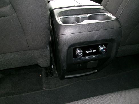 Used 2025 GMC Acadia Elevation image 13