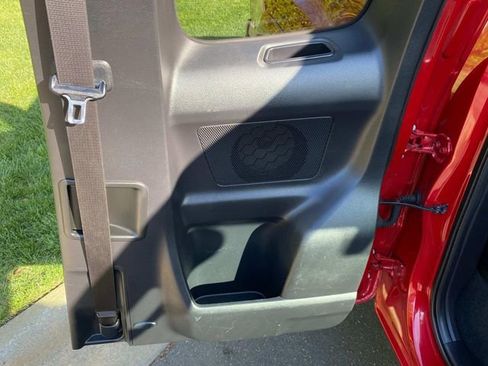 Used 2016 Toyota Tacoma TRD Sport w/ Towing Package image 35