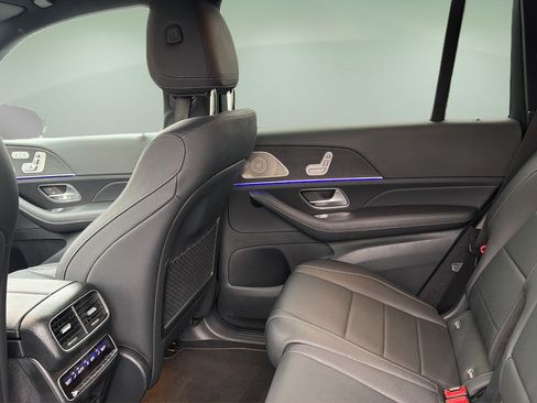 Used 2025 Mercedes-Benz GLS 450 4MATIC image 19