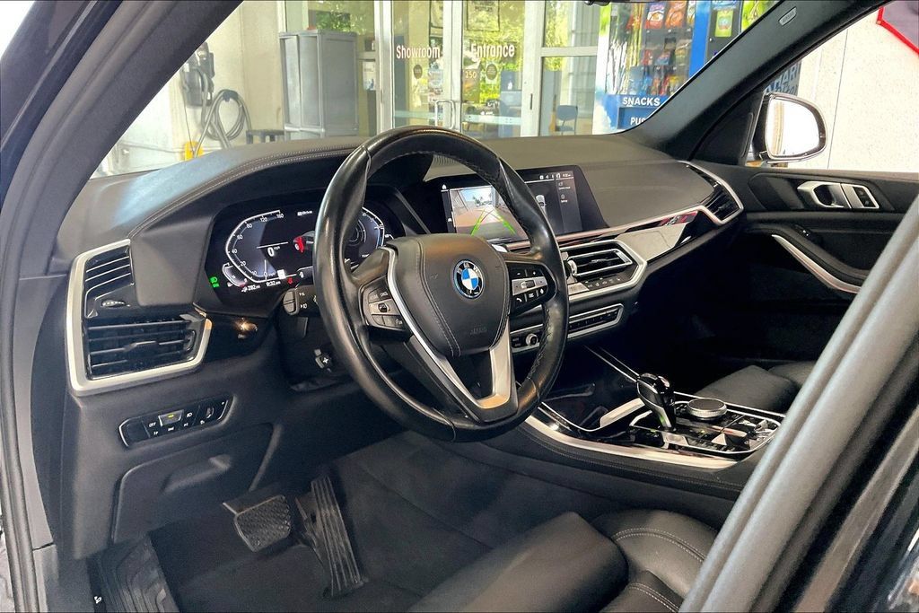 Used 2022 BMW X5 xDrive45e AWD/4WD image 4