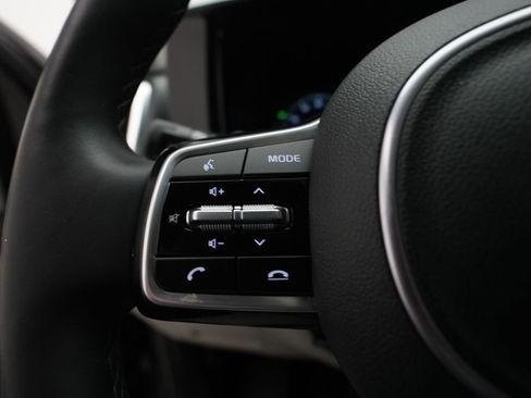 Certified 2023 Kia Sorento SX Prestige w/ Panoramic Sunroof Package AWD/4WD image 18