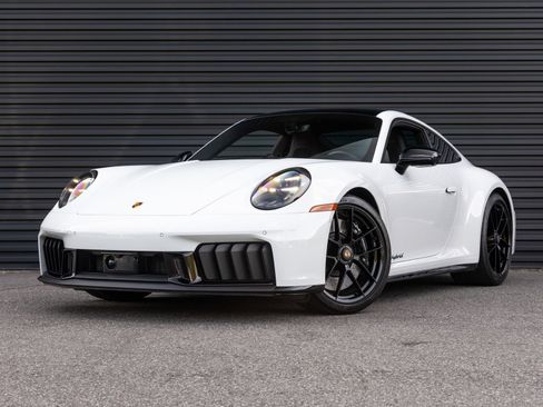 Certified 2025 Porsche 911 Carrera GTS RWD image 1