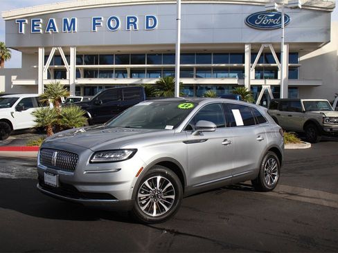 Certified 2022 Lincoln Nautilus Reserve image 2