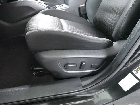 Used 2017 Nissan Rogue SV image 11