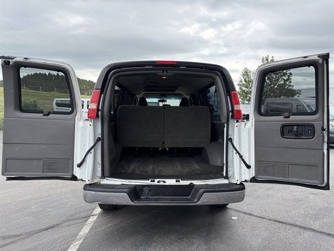 Used 2016 Chevrolet Express 3500 LT w/ LT Preferred Equipment Group RWD image 38