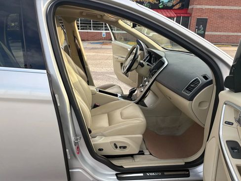 Used 2015 Volvo XC60 T5 image 9