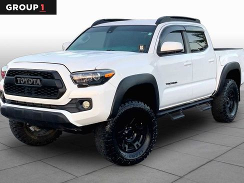 Used 2018 Toyota Tacoma SR w/ SR Convenience Package AWD/4WD image 1