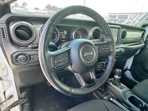 Used 2022 Jeep Gladiator Willys image 12