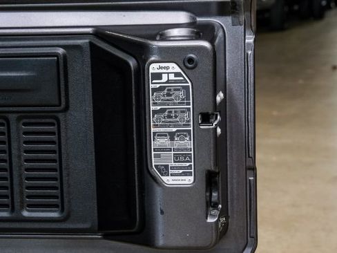 Used 2021 Jeep Wrangler Unlimited Rubicon image 85