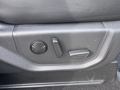 Used 2024 Ford Expedition Max XLT image 26