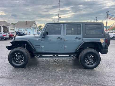 Used 2015 Jeep Wrangler Unlimited Sport w/ Power Convenience Group AWD/4WD image 4