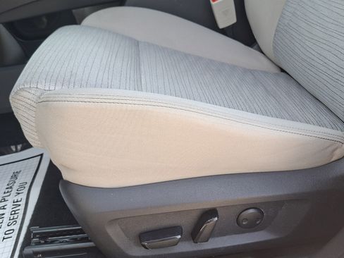 Certified 2023 Nissan Rogue SV image 18