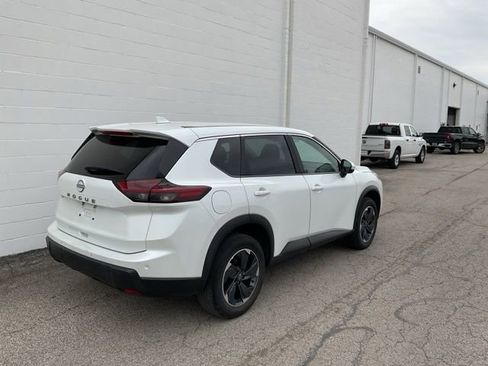 Used 2025 Nissan Rogue SV image 4