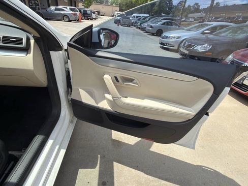 Used 2012 Volkswagen CC Lux Limited FWD image 24