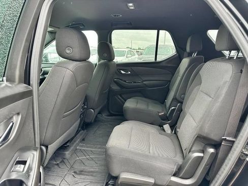 Used 2023 Chevrolet Traverse LT FWD image 10