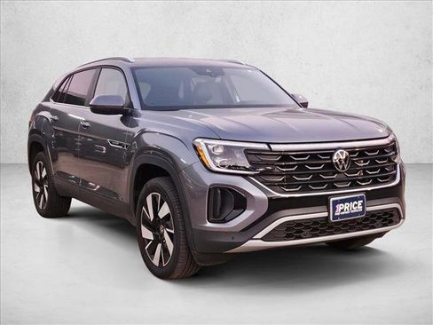 Used 2025 Volkswagen Atlas Cross Sport SE image 3