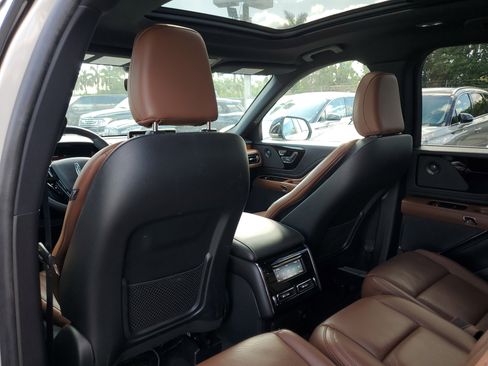 Certified 2022 Lincoln Aviator Reserve w/ Elements Package Plus image 11