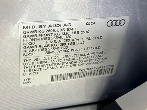 Used 2024 Audi SQ5 Premium Plus w/ Premium Plus Package image 27