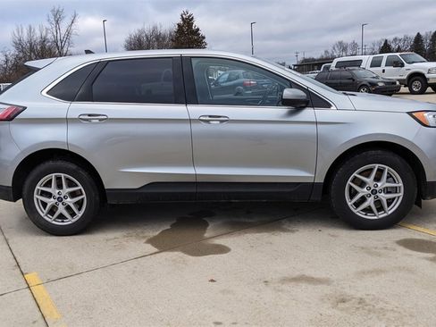 Certified 2022 Ford Edge SEL w/ Convenience Package image 2