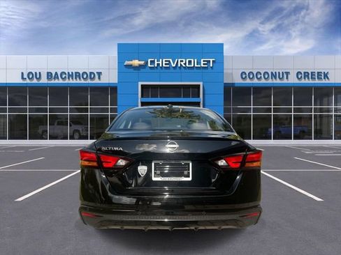 Used 2025 Nissan Altima 2.5 SV FWD image 7
