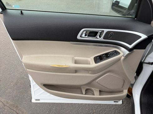 Used 2015 Ford Explorer XLT w/ Equipment Group 201A image 12