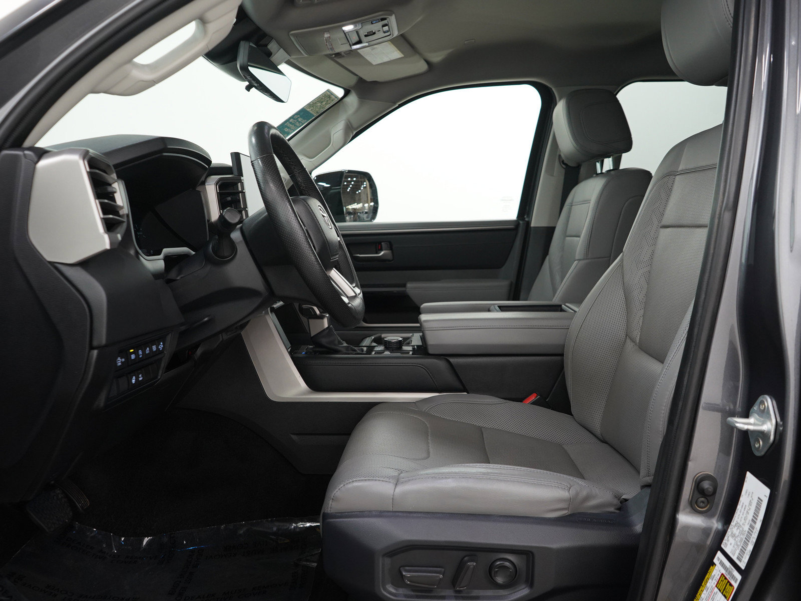 Used 2024 Toyota Tundra Limited AWD/4WD image 25