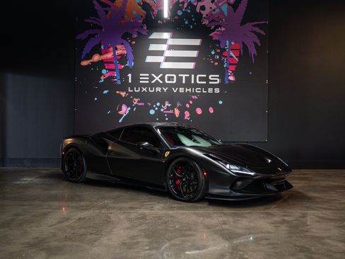 Used 2020 Ferrari F8 Tributo RWD image 5